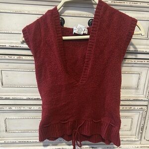 Chic Red Knit Sleeveless Top